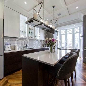 Продам пентхаус с шикарным ремонтом на ул. Тургенєвська, 76-78