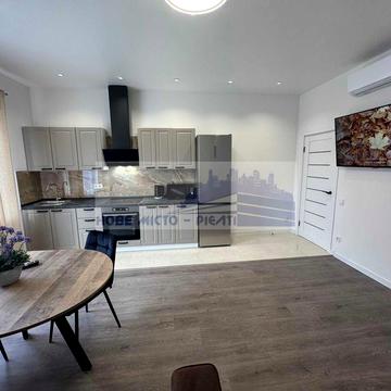 БЕЗ %!Осокорки,оренда Садова 62,таунхаус, Інвертор, сонячні панелі!