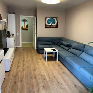 Набережна Перемоги вул., 42