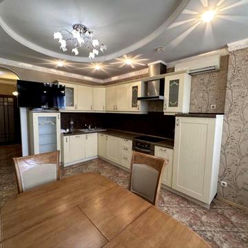 Продаж / Квартира  Київ, Голосіївський район, пр-т Науки, 69