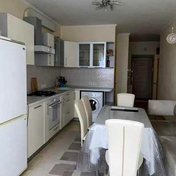 Сдам 2-х комнатную на Победе-5, все евро. Своя! Собственник.