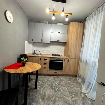 Машинобудівників вул., 23