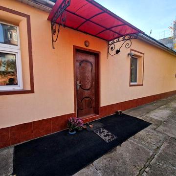 Продається 1/2 будинка вул. Білоруська