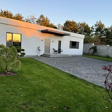 Продаж  будинку  біля лісу.