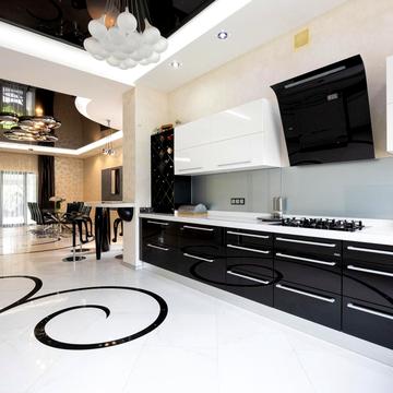 Зоряна вул., 5