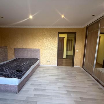 Українська вул., 111