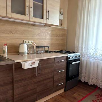 Продам 3-х кімнатну квартиру в центрі міста. Торг