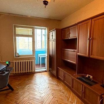 Затишна квартира біля метро Героїв Дніпра по найкращій ціні!