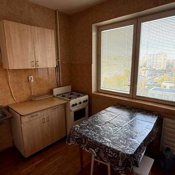 Затишна квартира біля метро Героїв Дніпра по найкращій ціні!