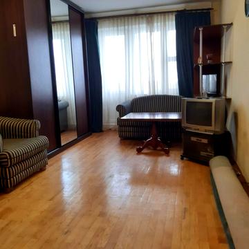 проспект Маяковського, 25