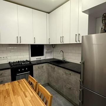 Пасічна вул., 175