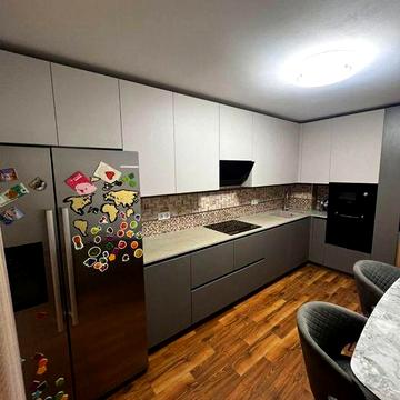 Простора 3-к квартира 93 м² вул. Урлівська, 8