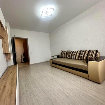 Михайла Грушевського вул., 30г