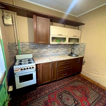 Продам 1 комнатную квартиру с мебелью на 11 мкр/3этаж