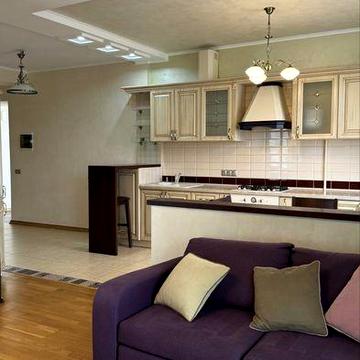 Оренда стильної 1,5-кімнатної квартири в центрі міста!