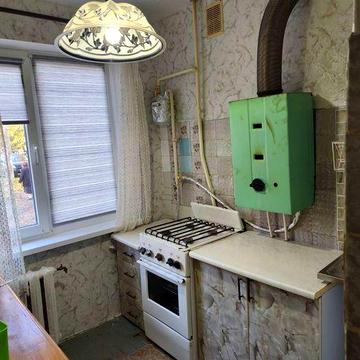 Хорошая двушка на Песочной, рядом оптовый рынок.Заселим сразу.