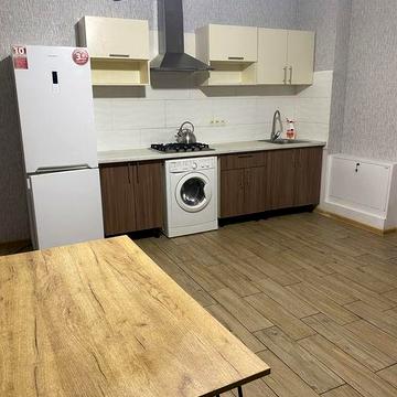 Дом в центре Великодолинского