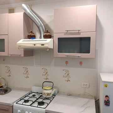 Сдам 2 квартиру Новая Бавария, кап ремонт,меб, тех 2/5 ц6500+ свет