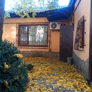 Продаж частини будинку,центр!