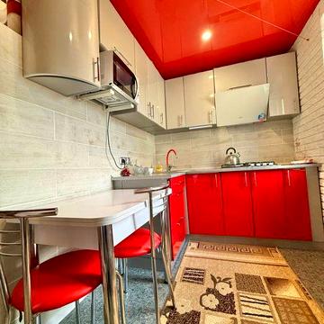 Продам 2х кімнатну з крутим ремонтом і АО ЦНАП