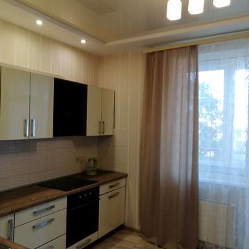 Середньофонтанська вул., 35