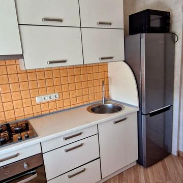 Професора Отамановського вул., 27