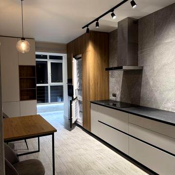 Оренда Красивої 2-х Кімн, Власні Паркомісця Закрита Територія 500$