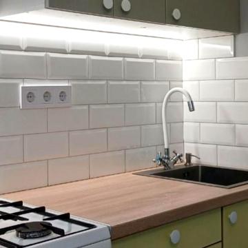 Єреванська вул., 17