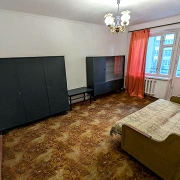 Гетьмана Павла Полуботка вул., 13