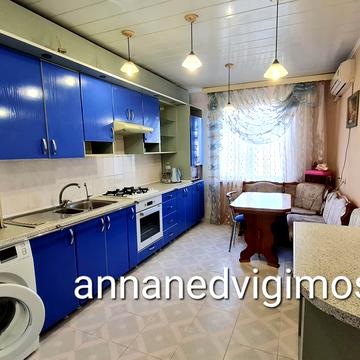 Академіка Корольова вул., 26а