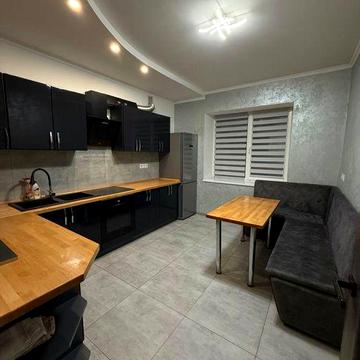 Оренда 2к квартири біля озера та парку!