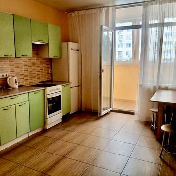 Сімї Кульженків вул. (Петра Дегтяренка), 31-Б