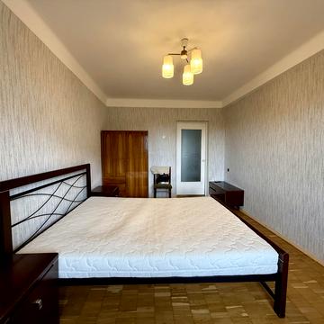 Мілютенка вул., 15-А