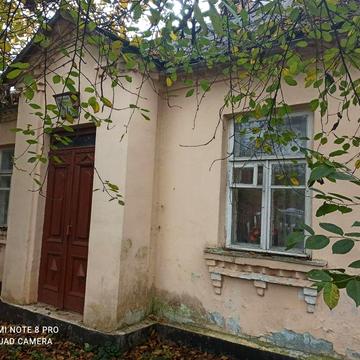 Продам окремий будинок під ремонт в гарному місці
