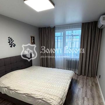 Романа Шухевича просп. (Генерала Ватутіна), 10-А