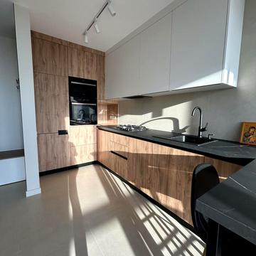 Пасічна вул., 84