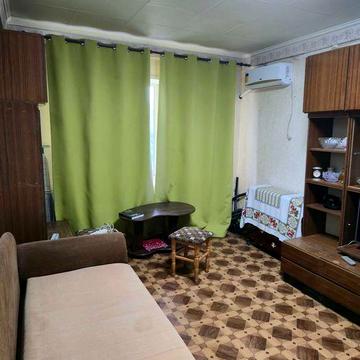 2- х кімнатна квартира по вулиці Архипенка 10-в 5 поверх. Ціна з комун