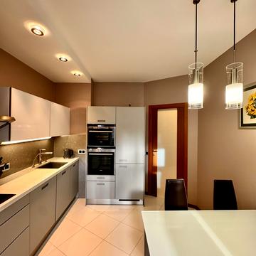 Дмитрівська вул., 69