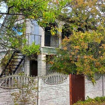 Продаж дачі біля річки Дніпро