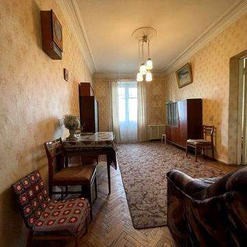 Продаж трикімнатноі Киів , вулиця Леоніда Каденюка ( Гагаріна)