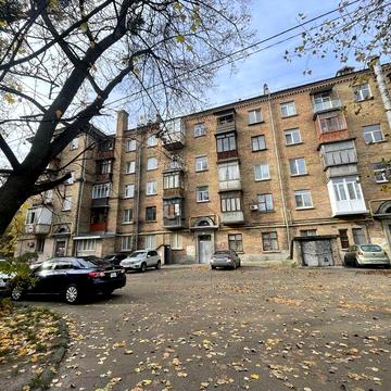 Продаж трикімнатноі Киів , вулиця Леоніда Каденюка ( Гагаріна)