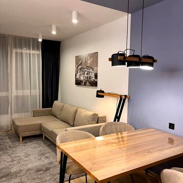 Джона Маккейна вул. (Івана Кудрі), 1-А