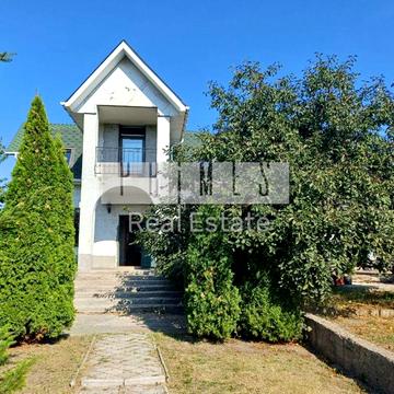 Шкільна вул.