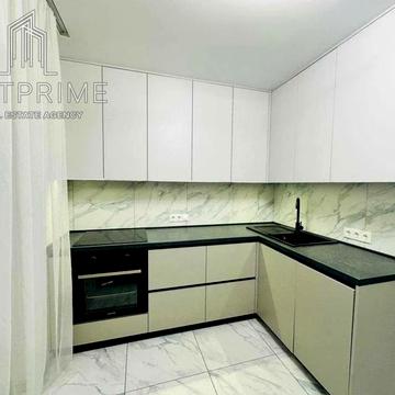 Чорнобильська вул., 12