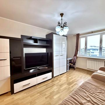 Бориспільська вул., 12-Б