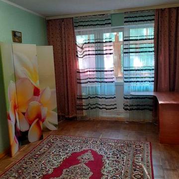 Продам 2-х кімнатну квартиру в Озерному