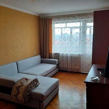 Оренда 2 кімнатної квартири по вул. Богдана Хмельницього