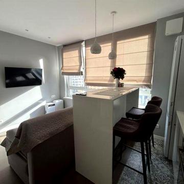 Салютна вул., 2