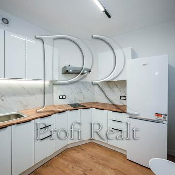 Академіка Глушкова просп., 6