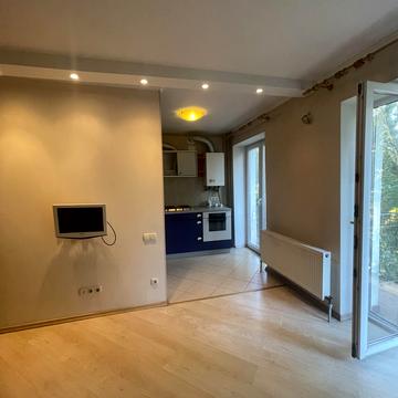 Решата Аметова вул., 8